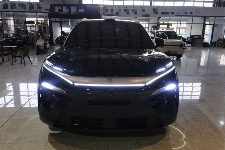BYD Tang L 2025 car image #3