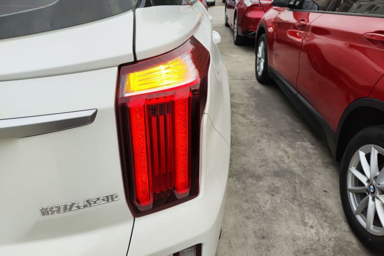 Kia Sportage R 2023 car image #3
