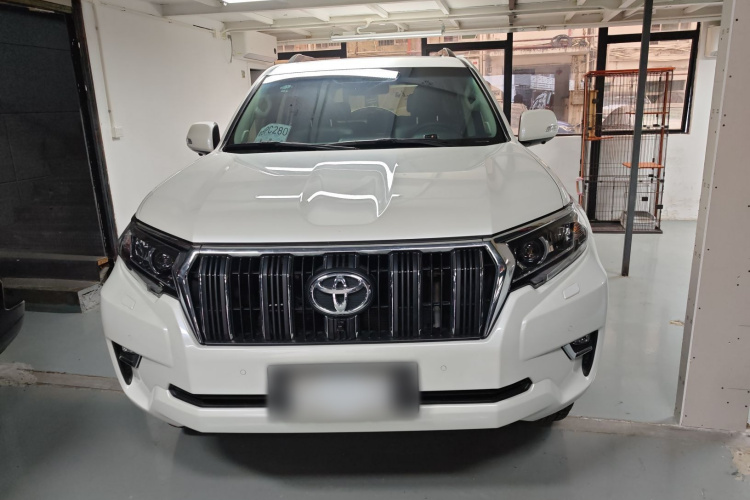 Toyota Land Cruiser Prado 2017 car image #3