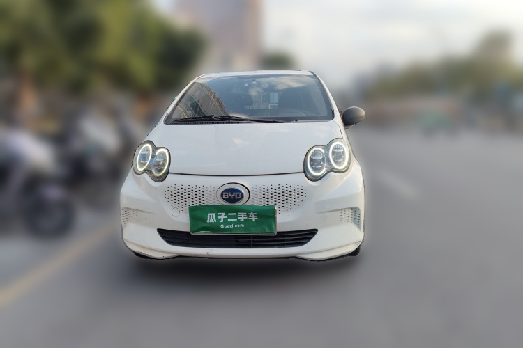 BYD e1 2019 #3 BYD e1 2019 car image #3