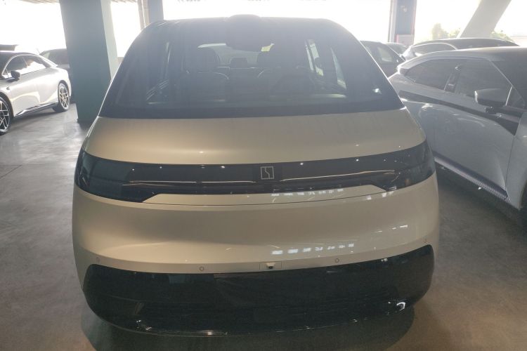 极氪 极氪MIX 2024 汽车图片 #3