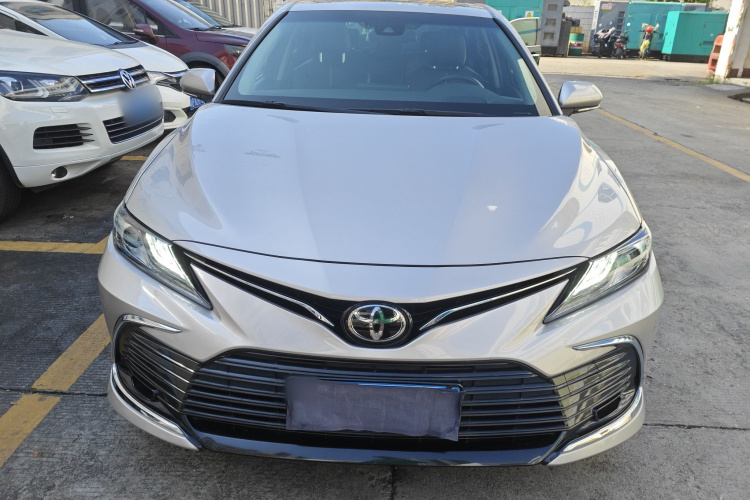 Toyota Camry 2022 immagine di auto #3