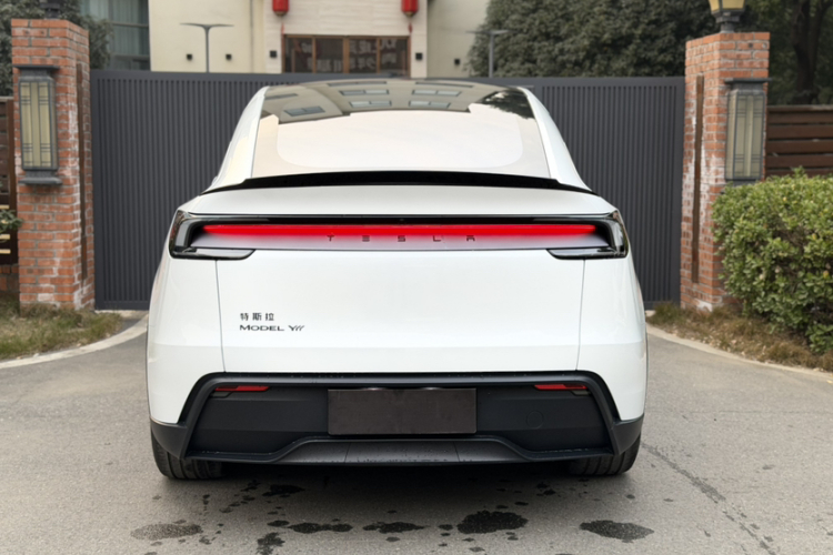 特斯拉 Model Y L 2025 汽车图片 #3