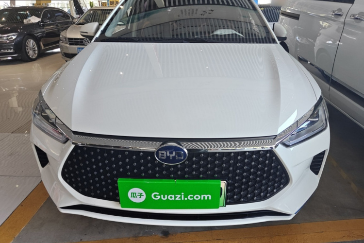 BYD e2 2022 immagine di auto #3