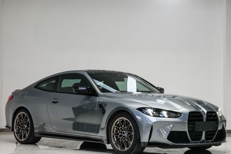 BMW M4 2024 imagen de coche #3