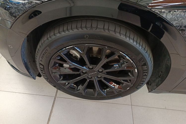 极氪 极氪007 2024 汽车图片 #3