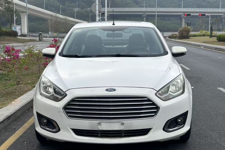 Ford Escort 2015 #3 Ford Escort 2015 immagine di auto #3