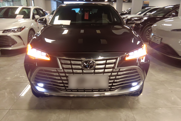 Toyota Avalon 2025 car image #3