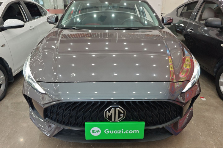 5 2021 immagine di auto #3