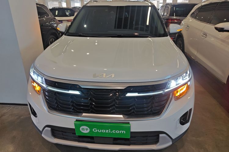 Kia Seltos 2025 car image #3