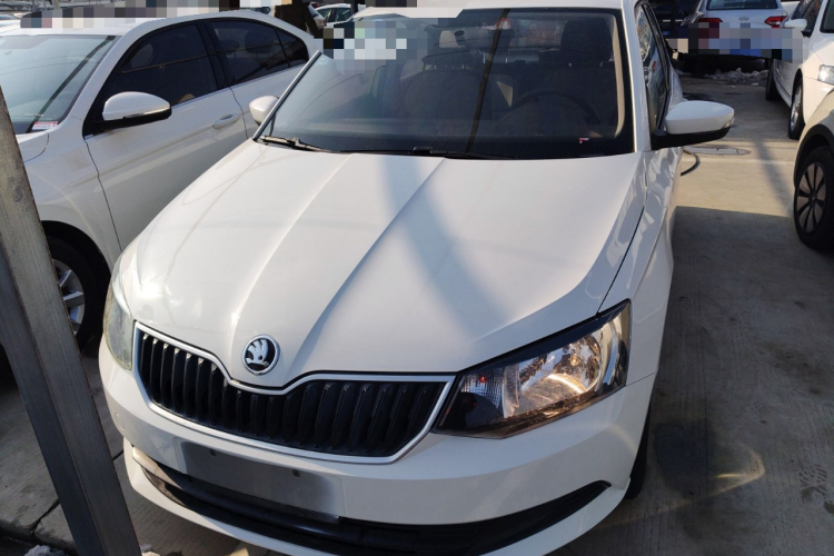 Skoda Fabia 2016 car image #3
