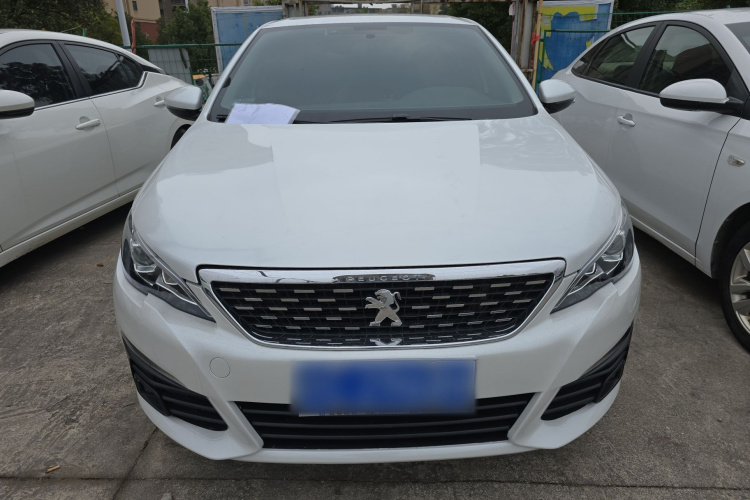 Peugeot 308 2019 car image #3