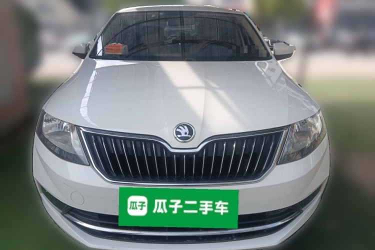 Skoda Rapid 2017 car image #3