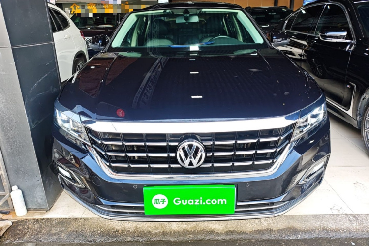 Volkswagen Passat 2019 car image #3