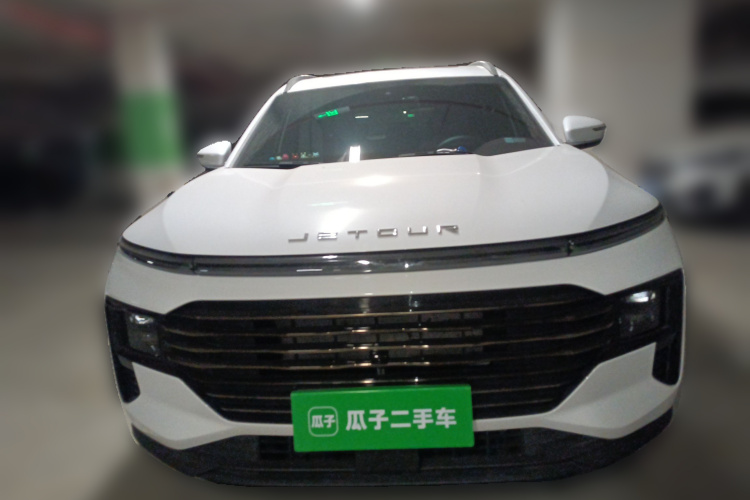 X70 PLUS 2024 car image #3