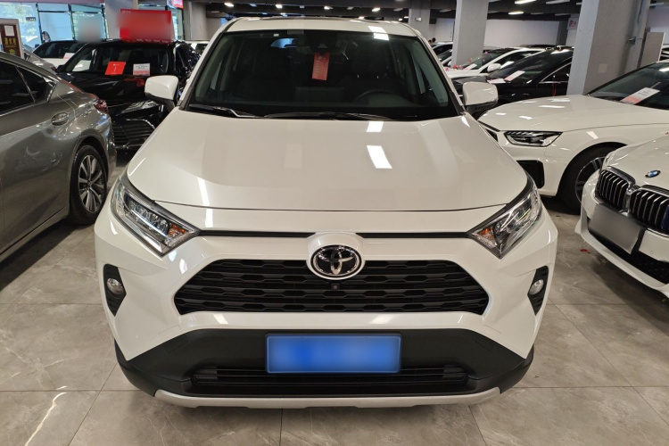 Toyota RAV4 2022 car image #3