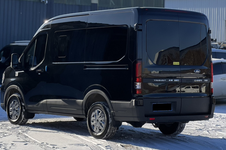 Ford Transit T8 2025 car image #3