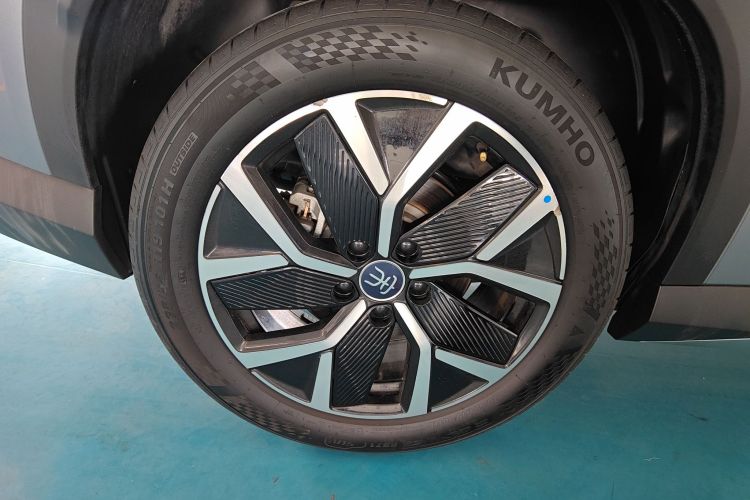 BYD SongL DM-i 2024 car image #3