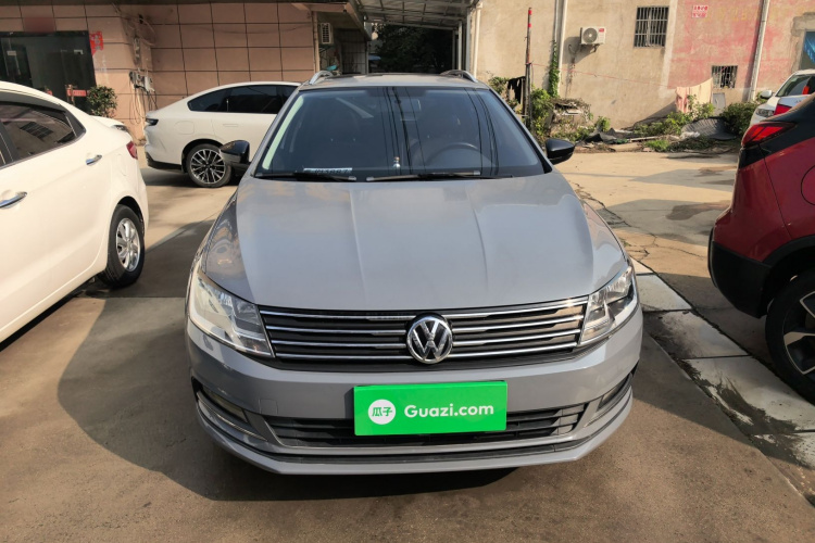 Volkswagen Gran Lavida 2015 car image #3