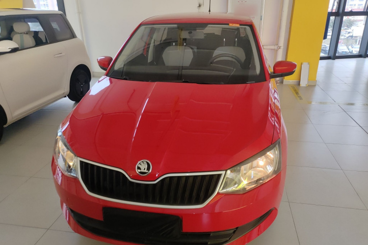 Skoda Fabia 2019 car image #3