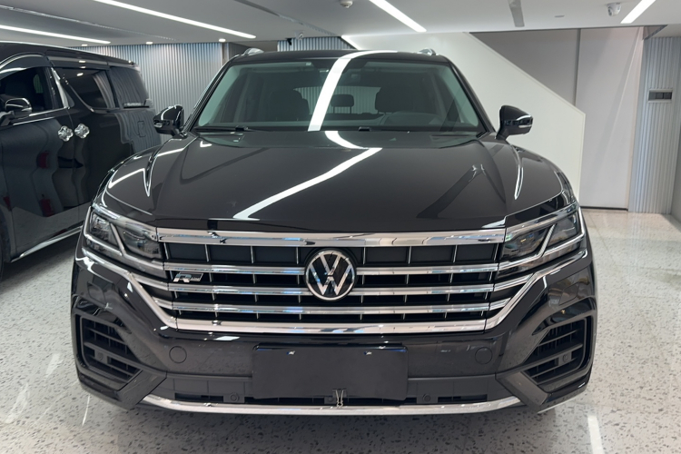 Volkswagen Touareg 2021 car image #3