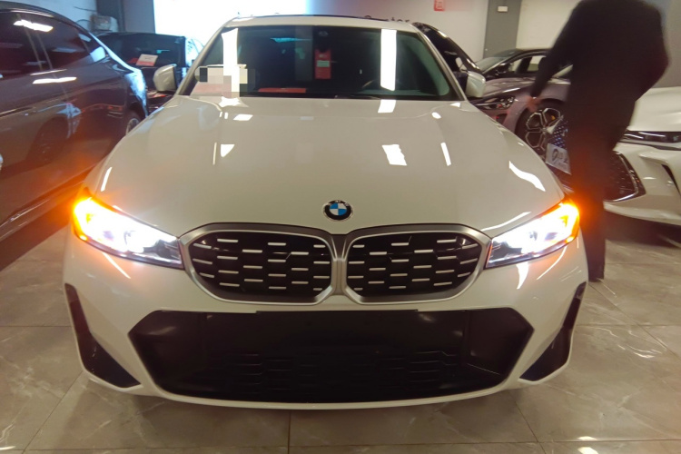 BMW 3 Series 2023 car image #3