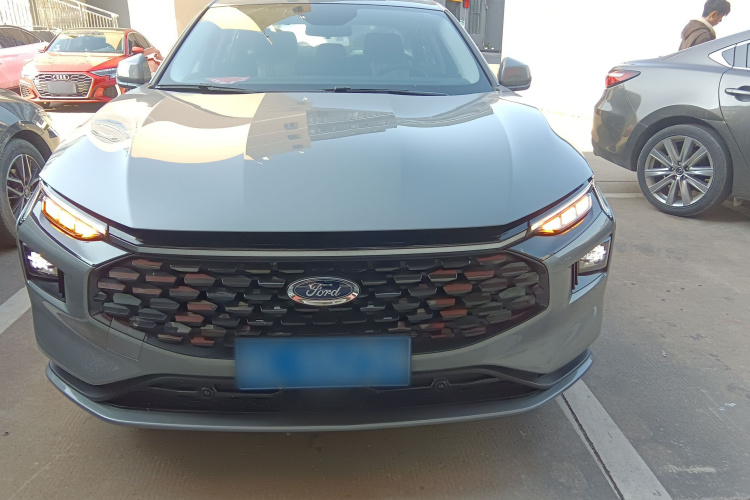 Ford Mondeo 2023 #3 Ford Mondeo 2023 car image #3