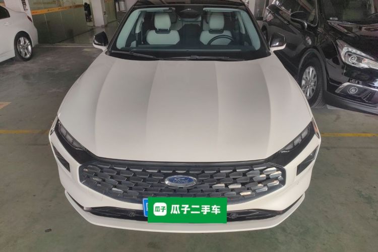 Ford Mondeo 2022 car image #3