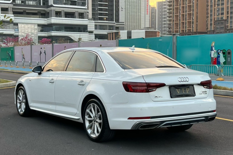 Audi A4L 2019 immagine di auto #3