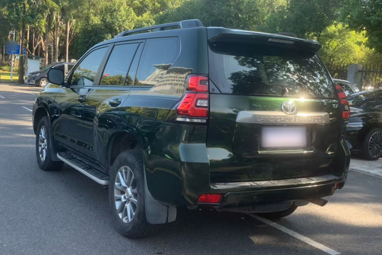 Toyota Land Cruiser Prado 2018 #3 Toyota Land Cruiser Prado 2018 car image #3