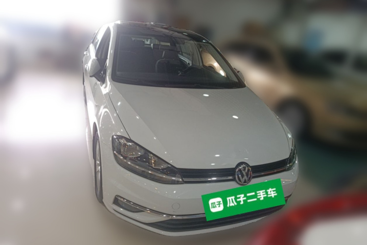 Volkswagen Golf 2019 car image #3