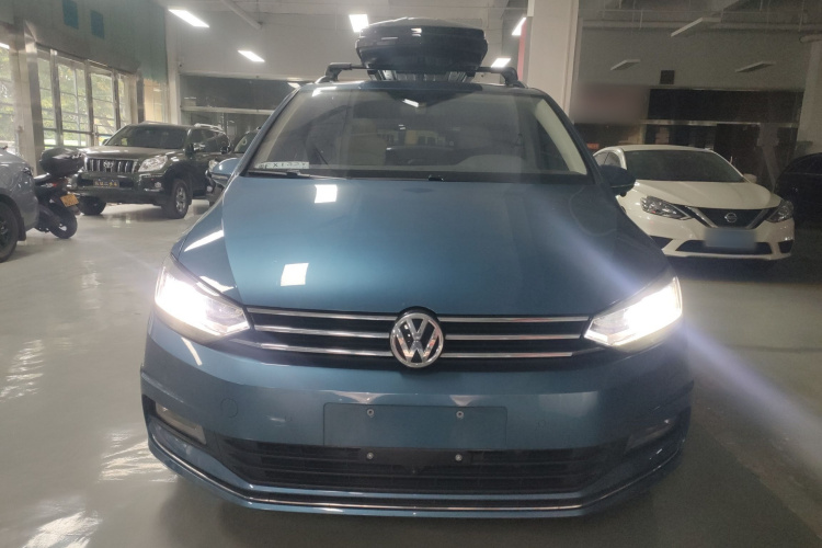 Volkswagen Touran 2018 immagine di auto #3