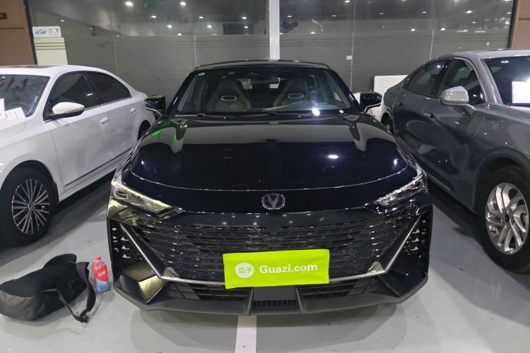 Changan UNI-V 2025 car image #3