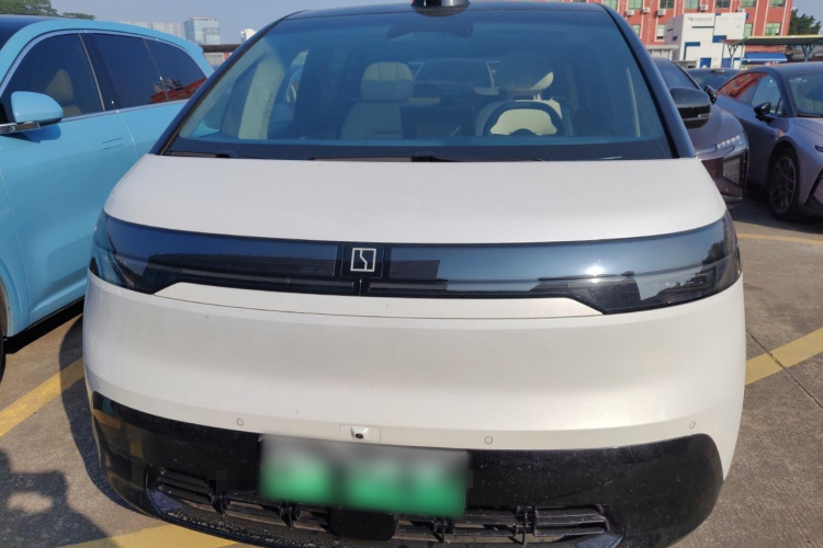 极氪 极氪MIX 2024 汽车图片 #3