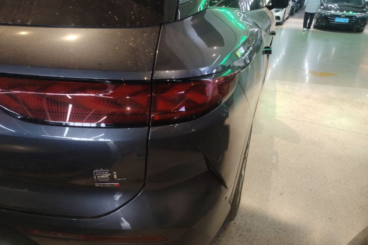 BYD Tang L 2025 صورة سيارة #3