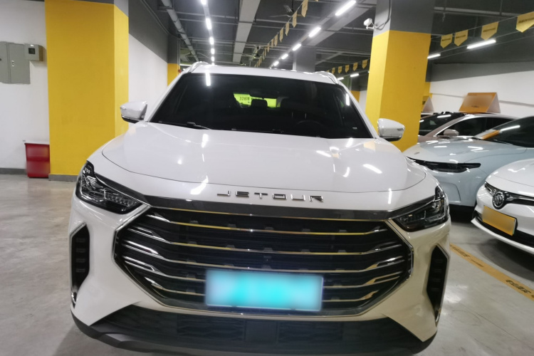 X70 PLUS 2022 car image #3