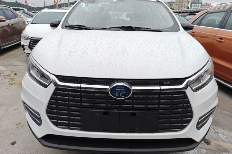 BYD Yuan New Energy 2019 car image #3