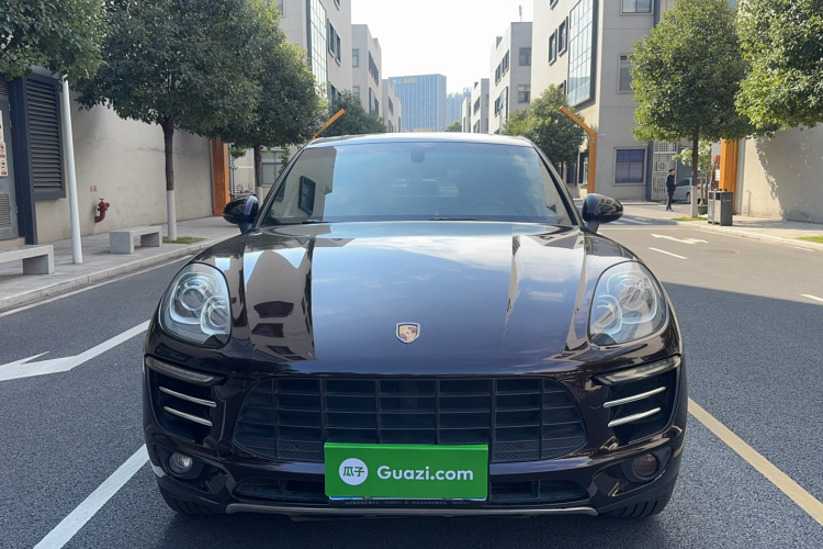 2016 car image #3
