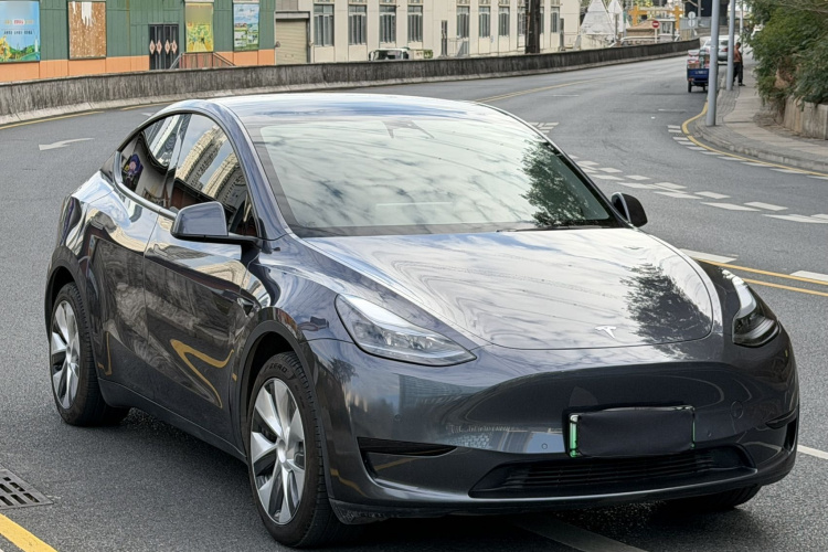 Tesla Model Y 2023 #3 Tesla Model Y 2023 immagine di auto #3