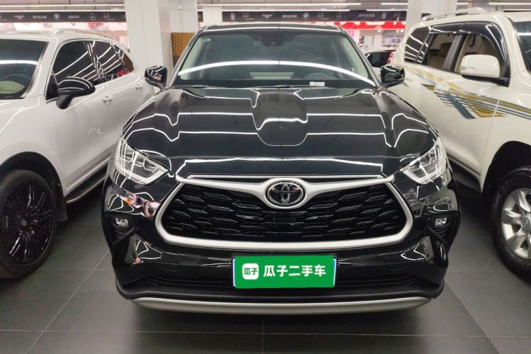 Toyota Highlander 2025 car image #3