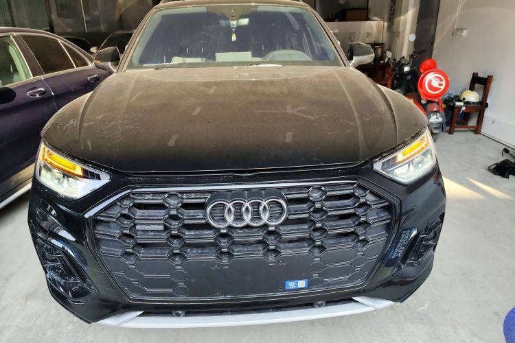 Audi Q5L 2025 car image #3