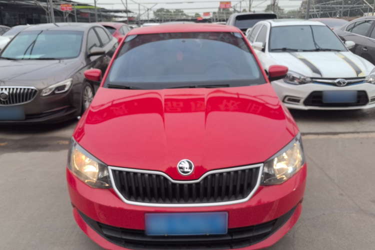 Skoda Fabia 2015 car image #3
