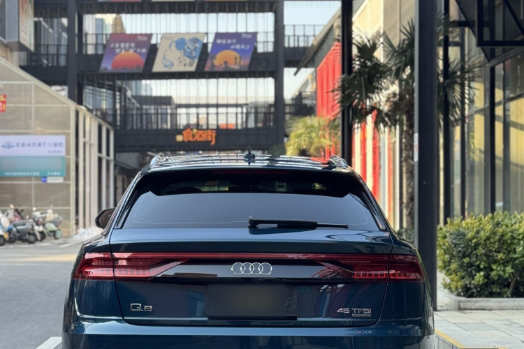 Audi Q8 2020 car image #3