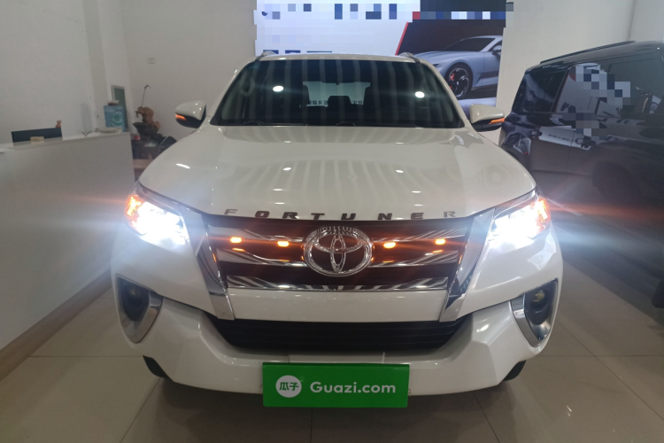 Toyota Fortuner 2019 #3 Toyota Fortuner 2019 car image #3