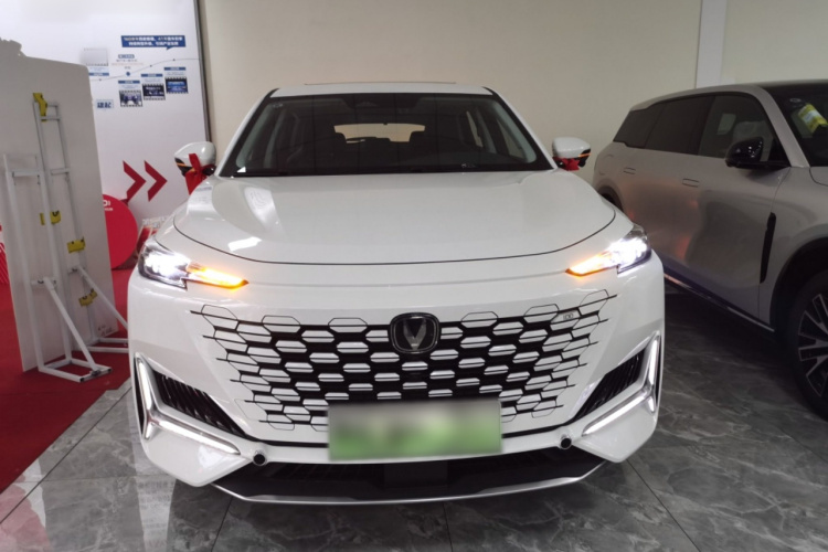 Changan UNI-K iDD 2025 #3 Changan UNI-K iDD 2025 car image #3