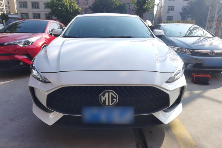 5 2021 #3 5 2021 immagine di auto #3