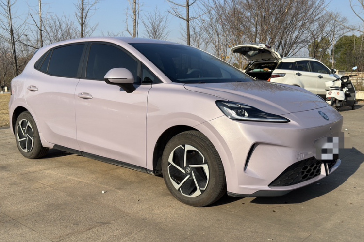 MG 4 EV 2025 car image #3