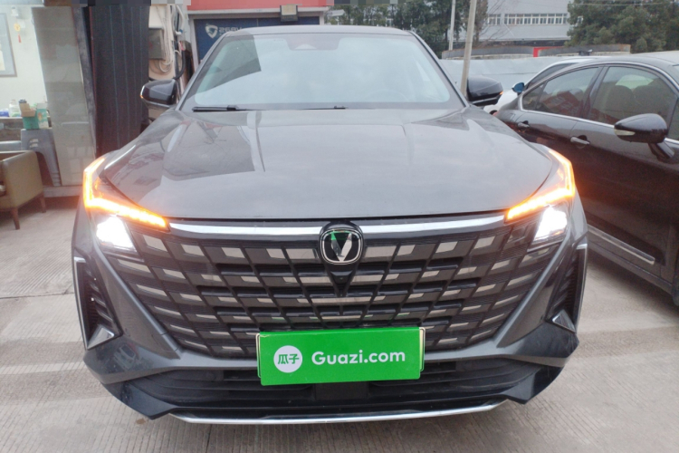 Changan UNI-Z PHEV 2024 #3 Changan UNI-Z PHEV 2024 car image #3