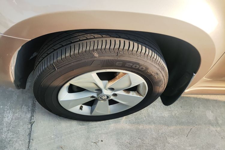 Skoda Yeti 2015 immagine di auto #3