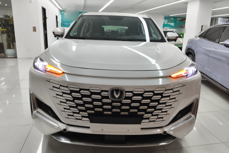 Changan UNI-K iDD 2023 #3 Changan UNI-K iDD 2023 car image #3